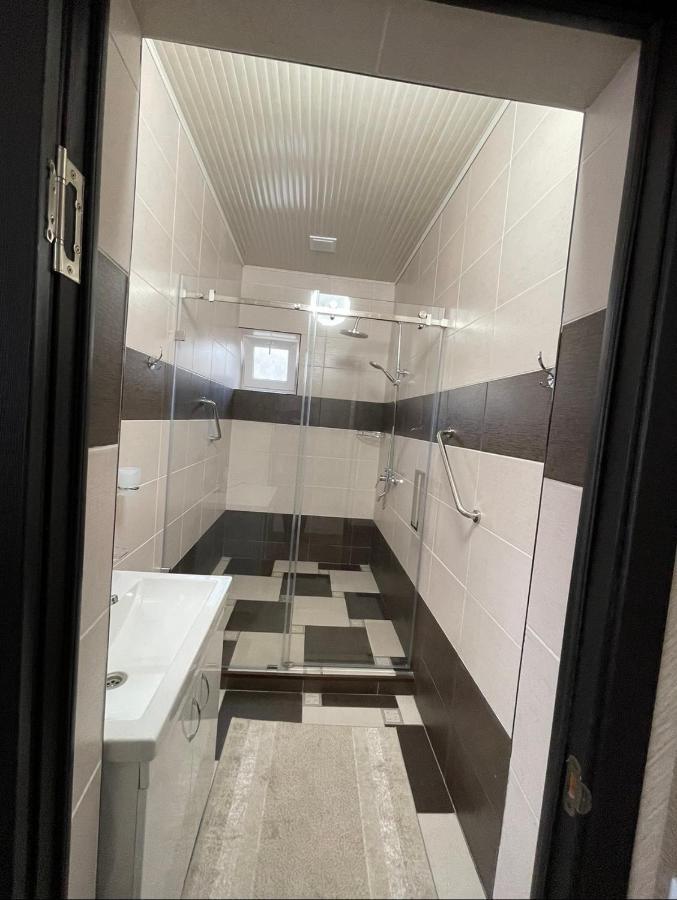 Hotel Роща 7 à Bichkek Extérieur photo