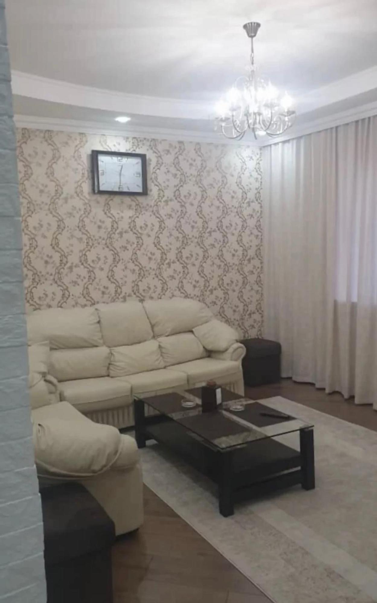 Hotel Роща 7 à Bichkek Extérieur photo